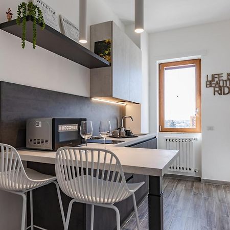 Licia & Tonino Apartments Near The Station Lecce Exterior foto